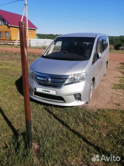 Nissan Serena 2.0 CVT, 2011, 145 000 км