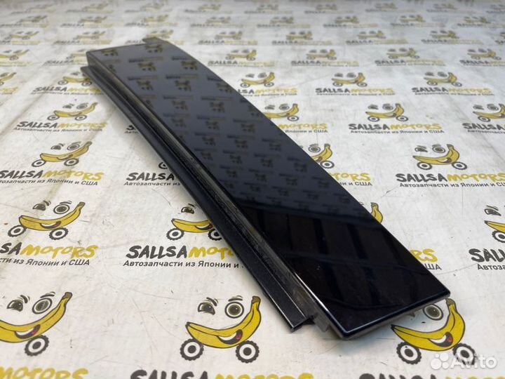 Накладка двери задняя правая Volkswagen Touareg