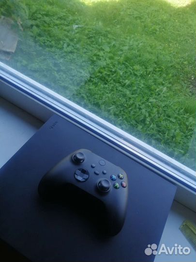 Xbox one x 1tb