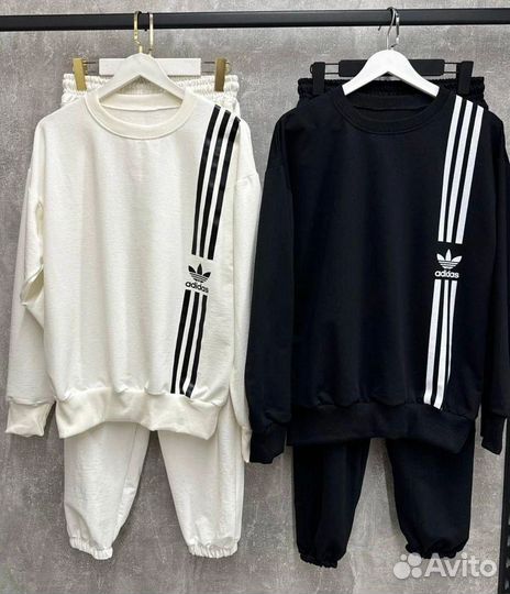 Спортивный костюм женский adidas