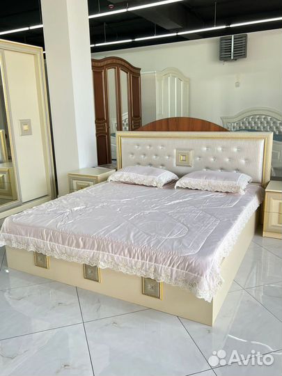 Спальный гарнитур