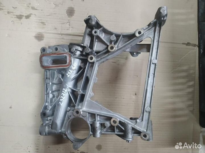 Крышка картера грм w253 GLC-class 651.921 2017