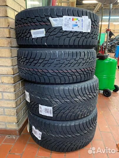 Nokian Tyres Hakkapeliitta R5 SUV 275/45 R20 110T