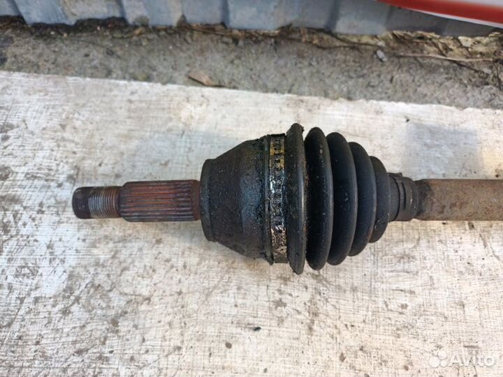 Привод передний левый Ford Fusion 1.4 fxja 2006