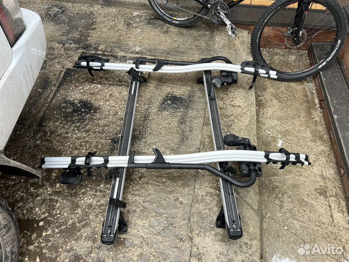 Велобагажник на крышу thule