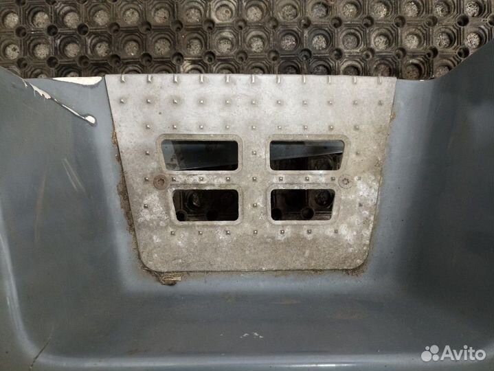 Корпус подножки левый Daf CF