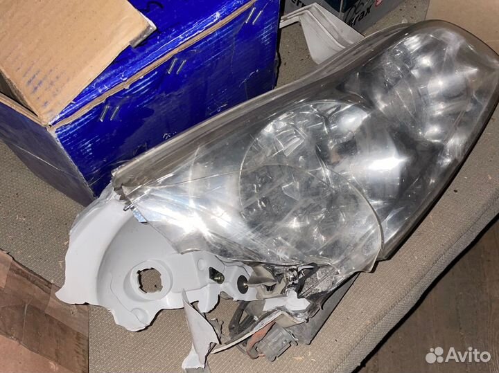 Фара передняя правая Nissan Maxima A33
