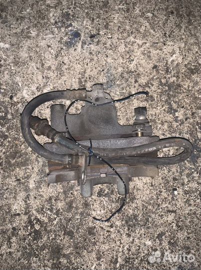 Суппорт задний правый Тойота Камри ACV30