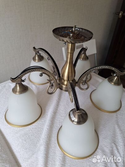 Люстра подвесная потолочная