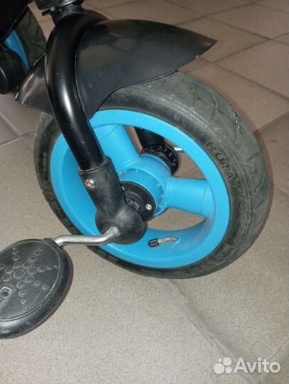 Детский трехколесный велосипед с управлением