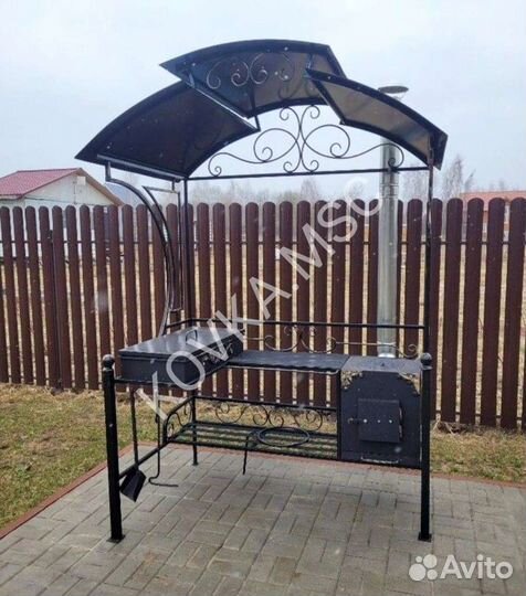 Мангал с крышей