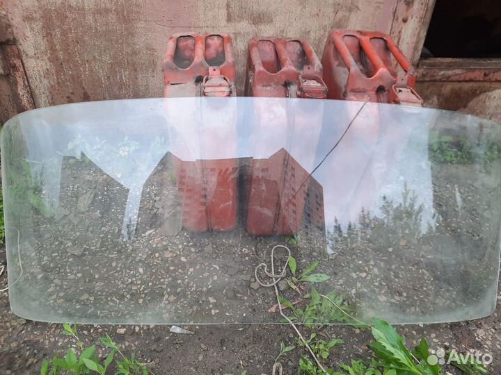 Лобовое стекло Москвич 2140