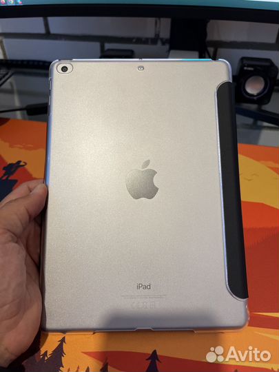 Планшет Apple iPad 2018 (6) 32 Gb Wi-Fi
