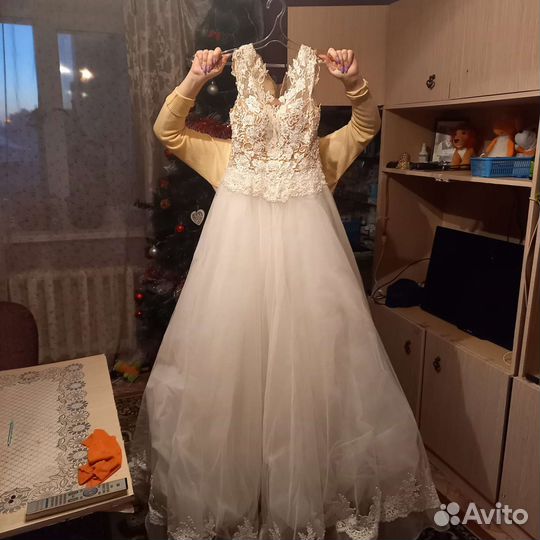 Свадебное платье