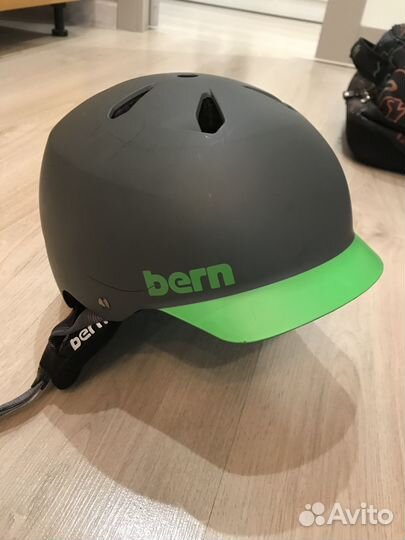 Шлем лыжный / сноубордный / велосипедный