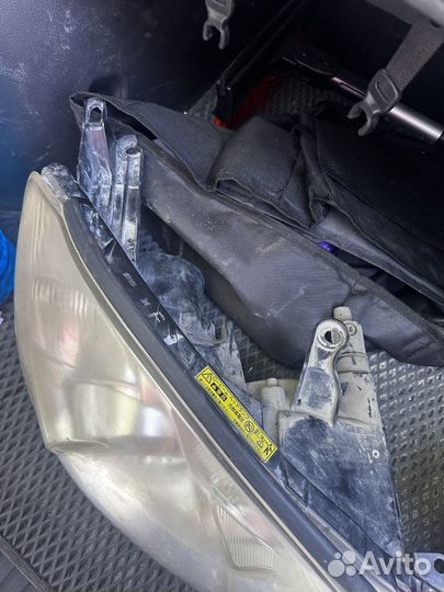 Фара передняя правая rav 4