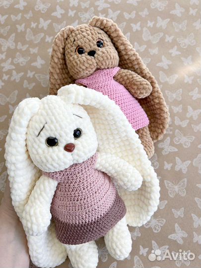 Вязаные игрушки зайчики