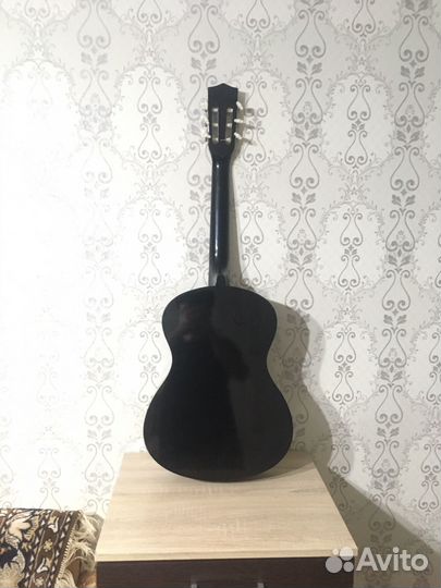 Акустическая гитара
