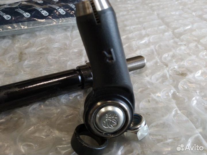 Тяга рулевая правая Audi A6 1994—1997