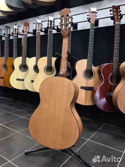 Классическая гитара 3/4 Индонезия Новая