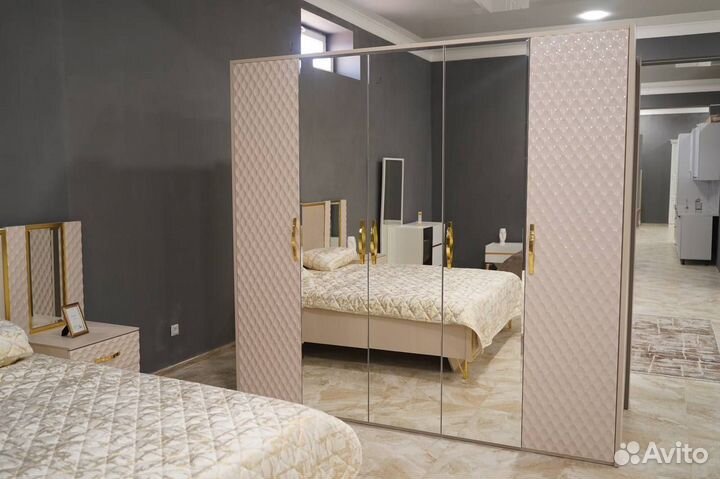 Спальный гарнитур Лара люкс в наличии