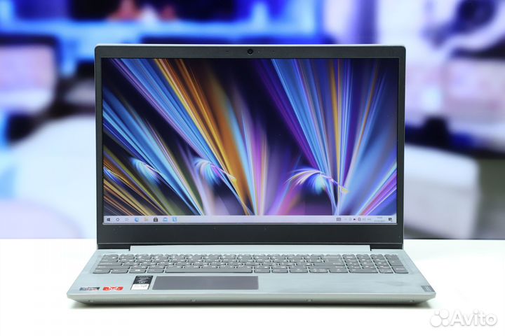 Ноутбук для работы и учебы