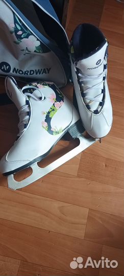 Коньки фигурные женские 41 размер