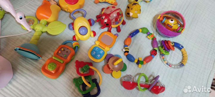 Игрушки пакетом для малыша