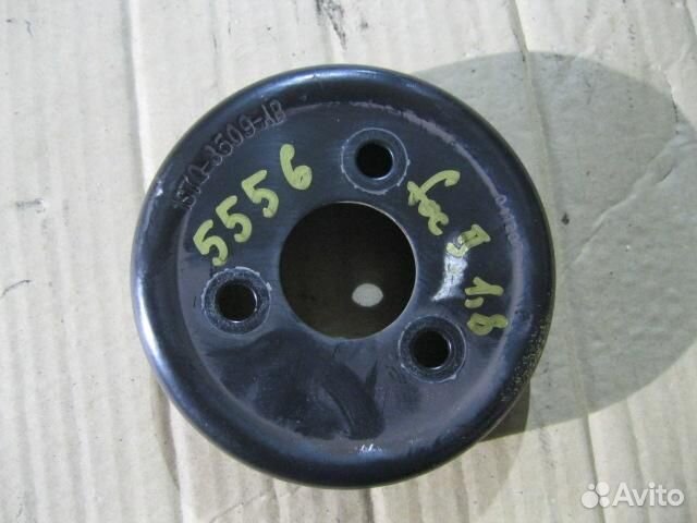 Шкив водяного насоса (помпы) от Ford Focus II 200