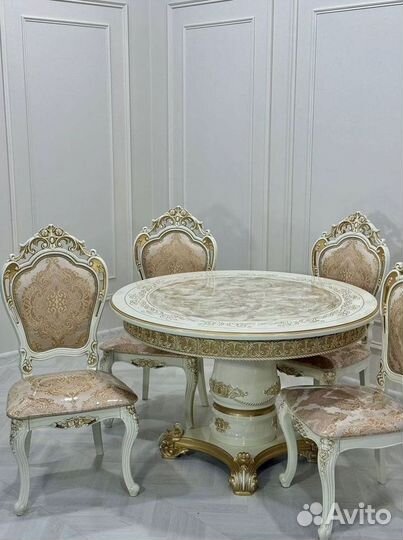 Столы и стулья. Комплект