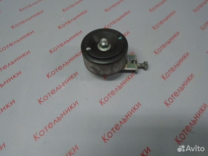 Nissan 11927-ED00B Ролик приводного ремня