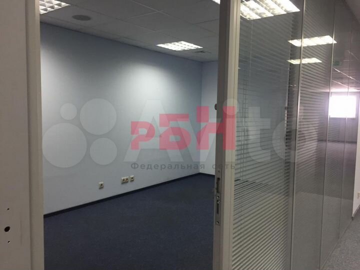 Офис опенспейс + кабинеты с парковкой 600 кв. м