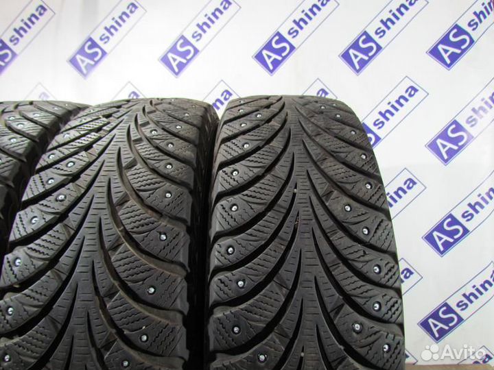 Goodyear UltraGrip Extreme 215/65 R16 96R