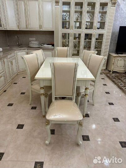 Стол и Стулья