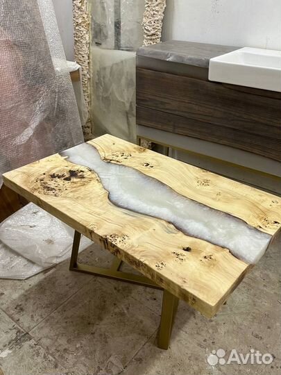 Журнальный стол в гостиную ручной работы