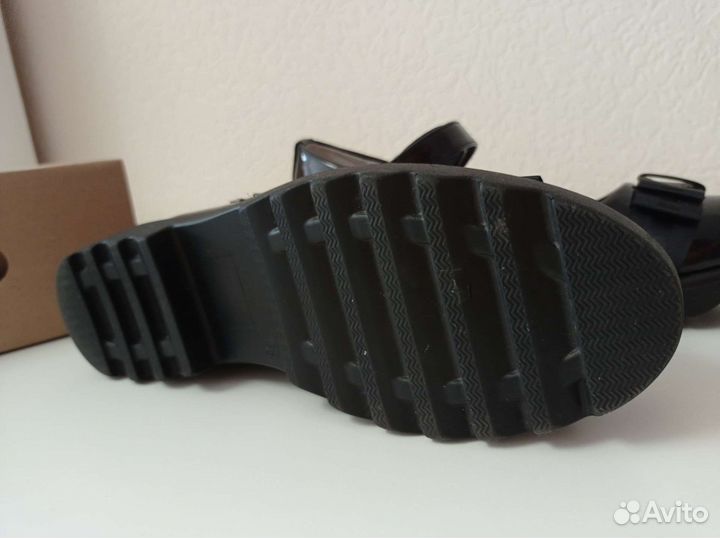 Туфли на девочку 36