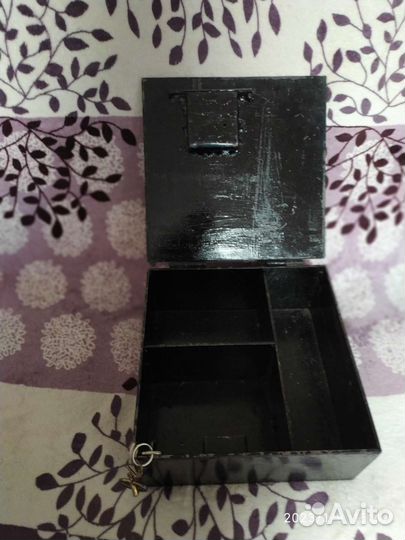 Сейф металлический