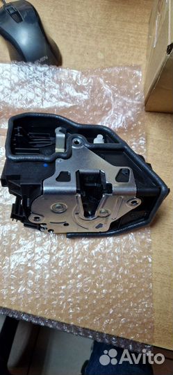 Замок двери 51217202146