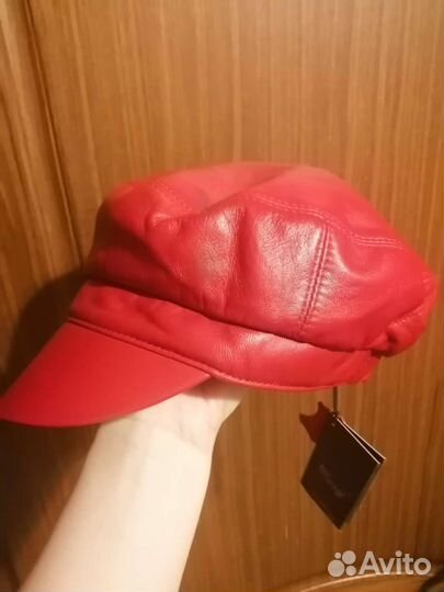 Берет женский новый