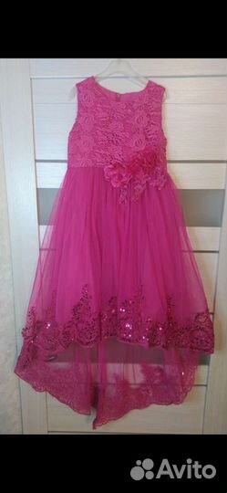 Платье праздничное