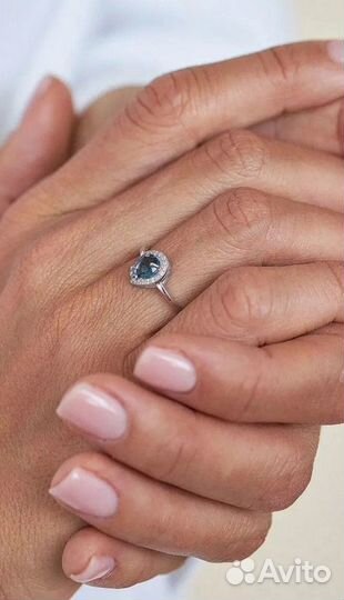 Серебряные кольцо и серьги