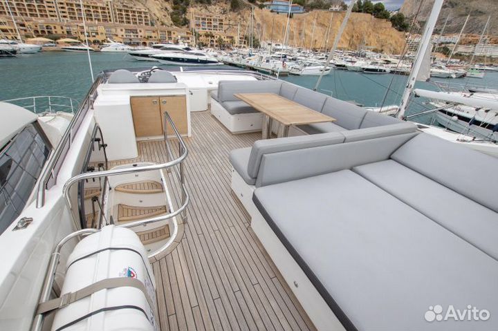 Моторная яхта Princess 60 2012 (680 м/ч)