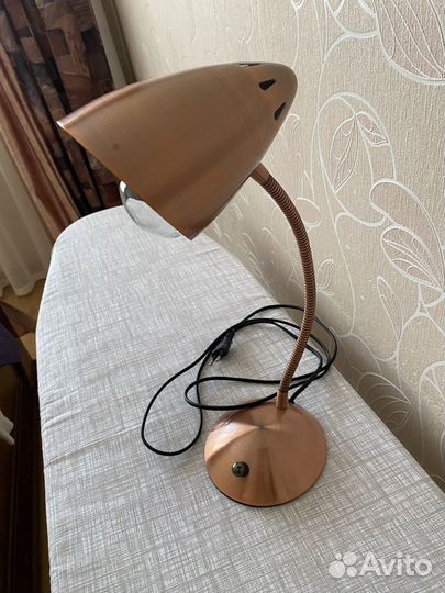 Лампа настольная