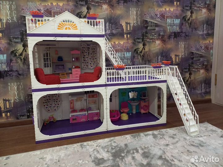 Продам кукольный дом