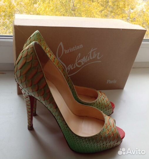 Туфли женские Christian Louboutin