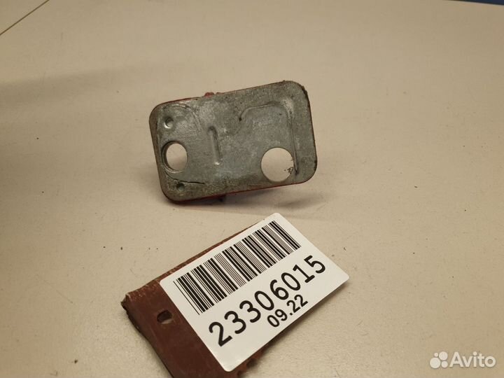 Пластина крепежная Volkswagen Passat B6 2005-2010