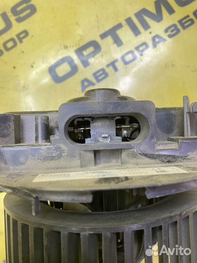 Моторчик печки Nissan Note E11