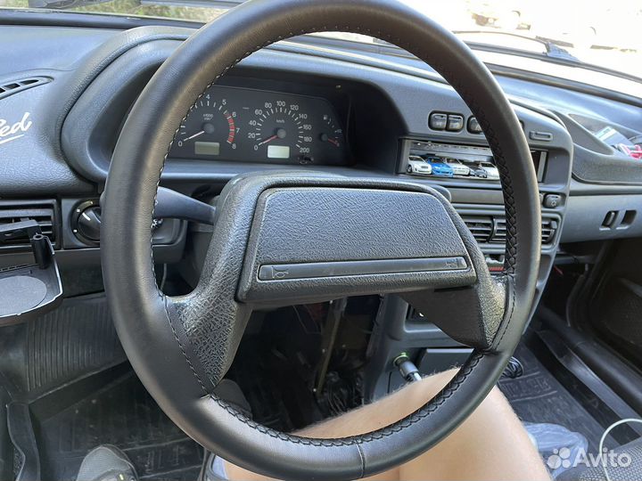 Оплетка на руль со шнуровкой. Установка включена