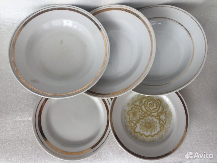 Тарелки фарфоровых заводов СССР 5 штук в комплекте