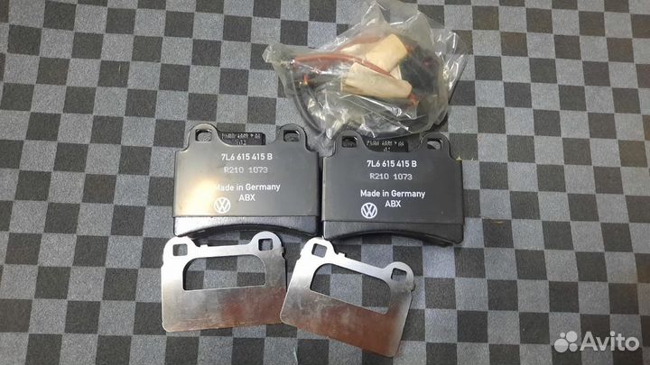 Туарег Задние тормозные колодки и датчики износа н